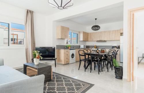 Tremithousa Villa | Discover Sanders White Mountains Pool Villas for Families