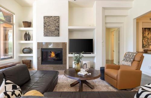 Village At Aviano House | Experience Sandflower Oasis: Pool, Golf & Pet-Friendly Fun