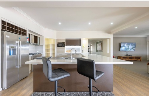Yamba House | Sandgard: Waterfront Serenity with Private Pool Access