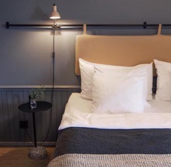 Sandhamn Hotel | Experience Comfort at Sandhamn Seglarhotell - Pet Friendly Stay