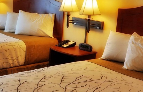 Atkinson Hotel | Cozy Sandhills Guest House Motel: Family-Friendly Retreat