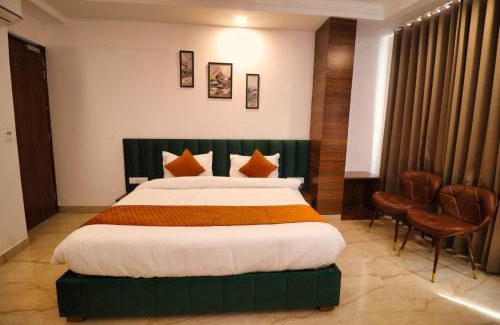 Jamnagar Hotel | Discover Sandhu Lodge: 4-Star Gem with Family Amenities