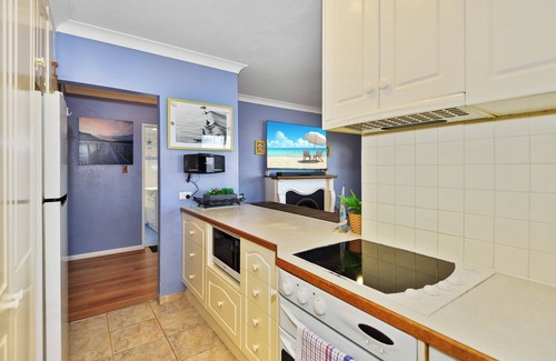 The Entrance Apartment | Experience Sandhurst 5 with Oceanfront Views & Pool Access