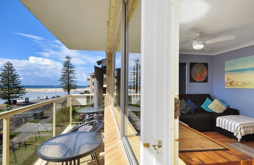 The Entrance Apartment | Experience Sandhurst 5 with Oceanfront Views & Pool Access