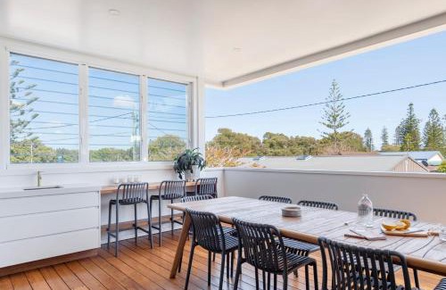 Yamba House | Sandhurst: Relaxing Family Retreat with Pool Access