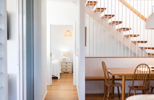 Yamba House | Sandhurst: Relaxing Family Retreat with Pool Access