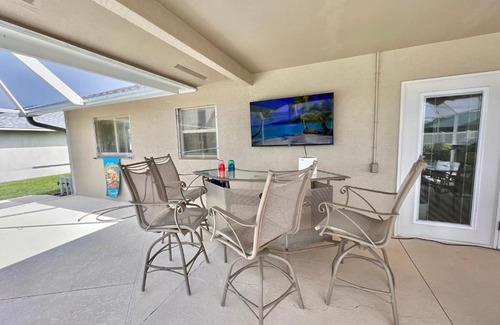 Pelican House | Experience Sandi Retreat: 4-Star Oceanfront Paradise