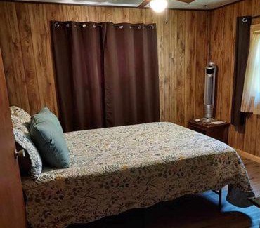 Chiefland House | Pet-Friendly Sandie's Country Bed and Bath with Ocean View