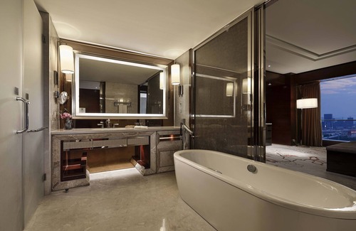 Yiwu Hotel | Discover Sanding New Century Grand Hotel Yiwu - 4-Star Comfort