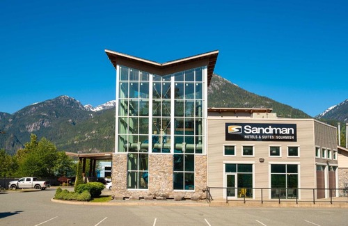 Squamish Hotel | Oceanfront Retreat at Sandman Hotel & Suites Squamish
