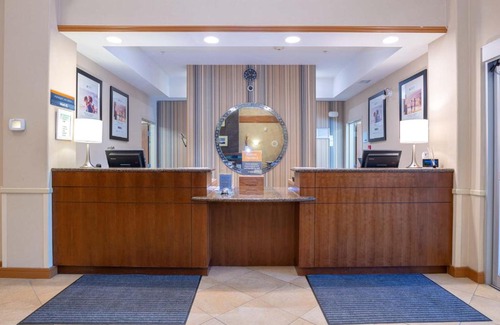 Squamish Hotel | Oceanfront Retreat at Sandman Hotel & Suites Squamish