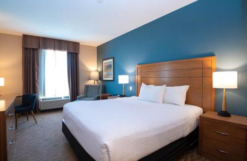 Squamish Hotel | Oceanfront Retreat at Sandman Hotel & Suites Squamish