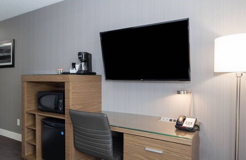 Grande Prairie Hotel | Relaxing Stay at Sandman Hotel Grande Prairie with Spa & Pool