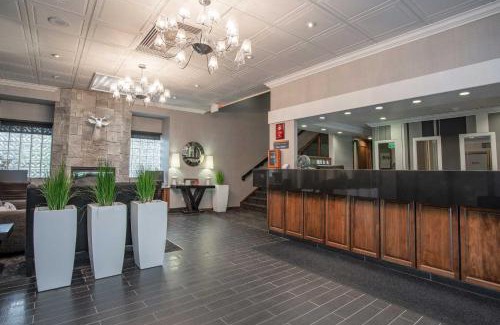 Revelstoke Hotel | Discover Sandman Hotel Revelstoke: Pet Friendly Getaway