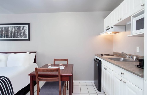 Cache Creek Hotel | Budget-Friendly Stay at Sandman Inn Cache Creek with Breakfast