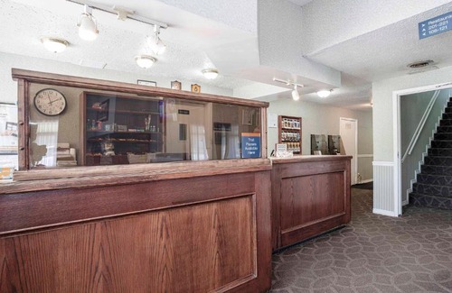 McBride Hotel | Budget-Friendly Stay at Sandman Inn McBride with Restaurant