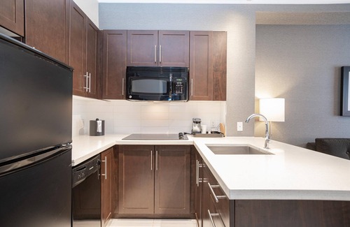 Southeast Edmonton Hotel | Welcoming Sandman Signature Edmonton South Hotel Awaits
