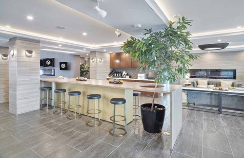 Plano Hotel | Unforgettable Stay at Sandman Signature Plano - Frisco Hotel