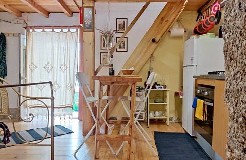 Seia House | Cozy Sandomil Riverbeach Tiny House with Kitchen Access