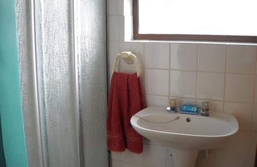 Cape Saint Francis Apartment | Oceanfront Sandown Self-Catering with Breakfast & Views