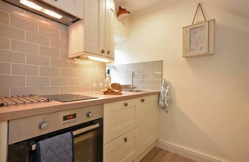 Alnmouth Cottage | Pet-Friendly Sandpiper Hotel in Beautiful Alnmouth