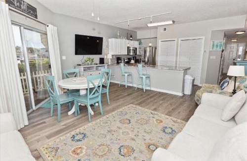 Holiday Isle Apartment | Discover Sandpiper Cove 9124 with Pool and Hot Tub Access