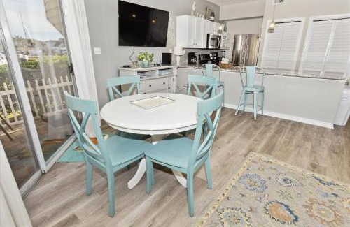 Holiday Isle Apartment | Discover Sandpiper Cove 9124 with Pool and Hot Tub Access