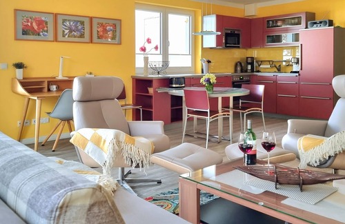 Juliusruh Apartment | Oceanfront Sandpiper Hotel with Family-Friendly Amenities