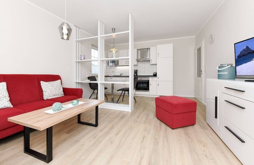 Neuharlingersiel Apartment | Oceanfront Retreat at Sandpiper - Haus Andreesen