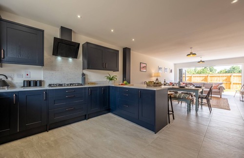 Ingoldisthorpe House | Pet-Friendly Sandpiper House with Ocean Views in Norfolk
