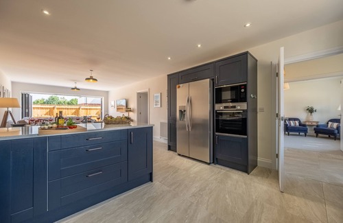 Ingoldisthorpe House | Pet-Friendly Sandpiper House with Ocean Views in Norfolk