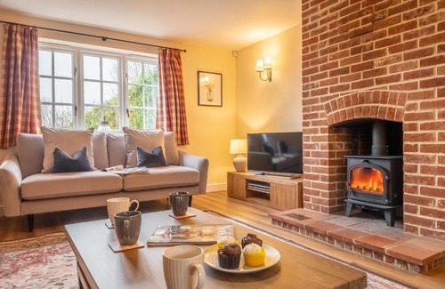 Walsingham House | Pet-Friendly Retreat at Sandpiper Lodge for Families