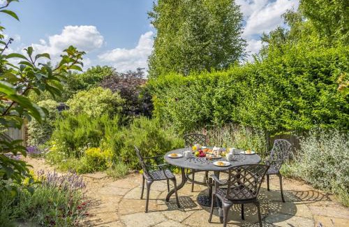 Walsingham House | Pet-Friendly Retreat at Sandpiper Lodge for Families