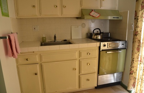 Desert Hot Springs Hotel | Relax at Sandpiper Springs Spa & Retreat with Top Amenities