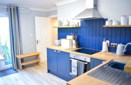 Lowestoft Apartment | Discover Sandpiper: Top-Rated Coastal Getaway for Families