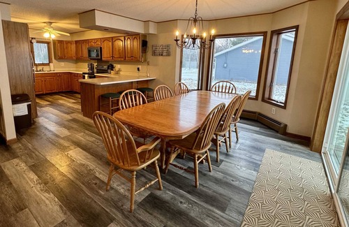 Lewiston House | Unmatched Comfort at Sandpiper Too: Pet-Friendly Retreat