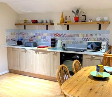 Holsworthy House | Devon Retreat: Sandpipers Cottage with Garden & Pet Friendly