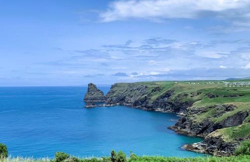 Holsworthy House | Devon Retreat: Sandpipers Cottage with Garden & Pet Friendly