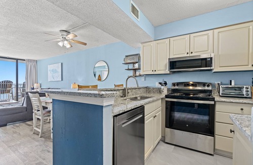 Myrtle Beach Condo | Oceanfront Sands Beach Club Condo with Pools & Tennis Courts