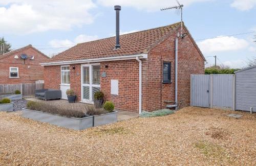 Ringstead House | Pet-Friendly Retreat at Sands Cottage - Rated 8.8/10