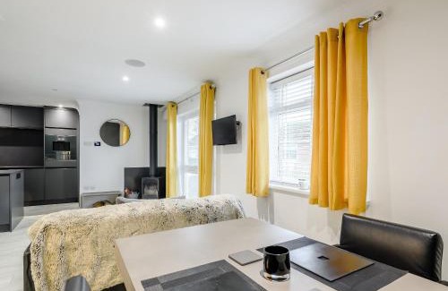 Ringstead House | Pet-Friendly Retreat at Sands Cottage - Rated 8.8/10