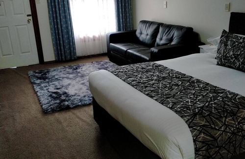 Armidale City Centre Hotel | Comfortable Sandstock Motor Inn with Family-Friendly Amenities