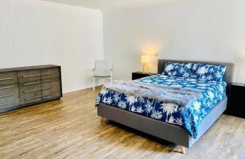 Sandstone Point House | Pet-Friendly Sandstone Point Holiday Home for Your Family Getaway
