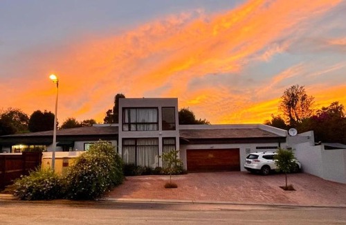 Greater Johannesburg Metropolitan Area Bed & Breakfast | Experience the Best at Sandton Slippers – 4-Star Stay!