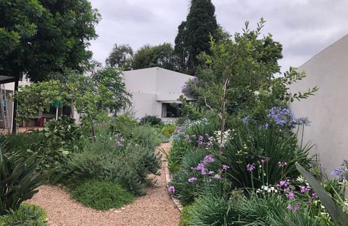 Greater Johannesburg Metropolitan Area Bed & Breakfast | Experience the Best at Sandton Slippers – 4-Star Stay!