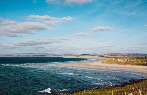Naran Apartment | Discover Sandville Chalet Portnoo - Rated 9.7/10!
