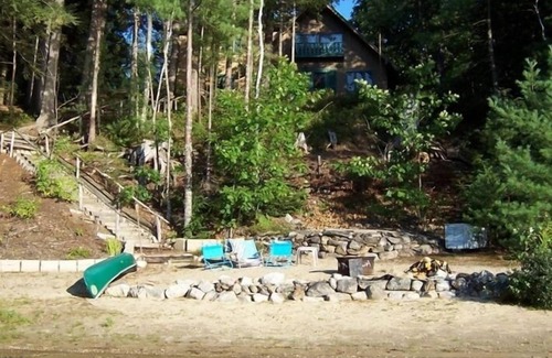 Stoneham Ski Chalet | Tranquil Sandy Beach Alpine Chalet by Private Pond