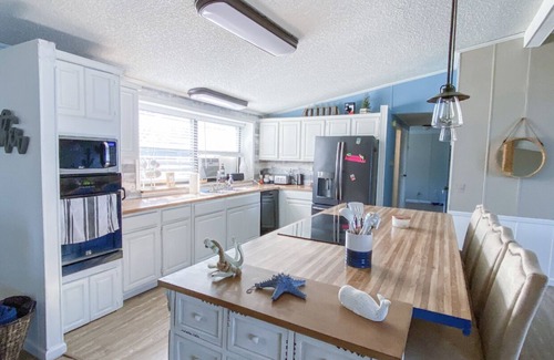 Graford House | Sandy Beach Cabana on Possum Kingdom Lake