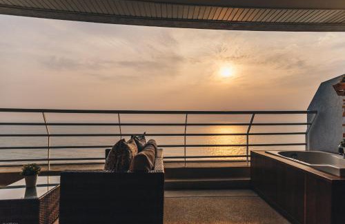 Cha-am Apartment | Beachfront Escape at Sandy Beach Condo 17D - Rated 9.3/10