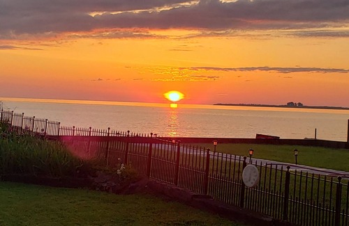 Bay City House | Sandy Beach on Saginaw Bay. Sleeps 10